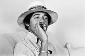 Barack Obama Smoking Cannabis: weedquotes.blogspot.com 